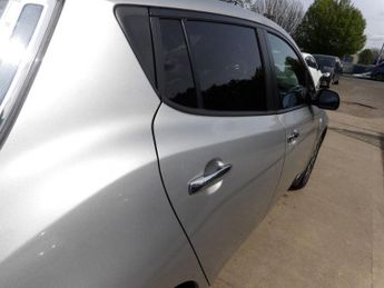 NISSAN LEAF 24kWh Tekna Hatchback 5dr Electric Auto (107 bhp)