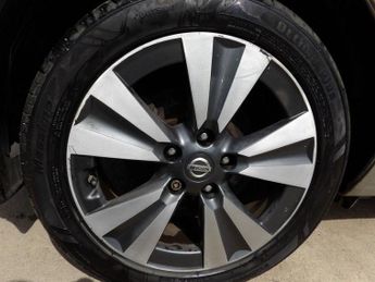 NISSAN LEAF 24kWh Tekna Hatchback 5dr Electric Auto (107 bhp)