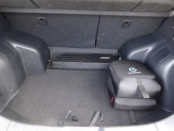 NISSAN LEAF 24kWh Tekna Hatchback 5dr Electric Auto (107 bhp)