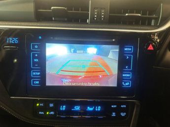 TOYOTA AURIS 1.8 VVT-h Excel Hatchback 5dr Petrol Hybrid CVT Euro 6 (s/s) (Sa