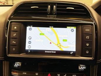 JAGUAR F-PACE 2.0 D180 R-Sport SUV 5dr Diesel Auto AWD Euro 6 (s/s) (180 ps)