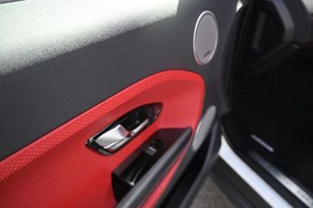 LAND ROVER RANGE ROVER EVOQUE 2.2 SD4 Dynamic SUV 5dr Diesel Auto 4WD Euro 5 (190 ps)