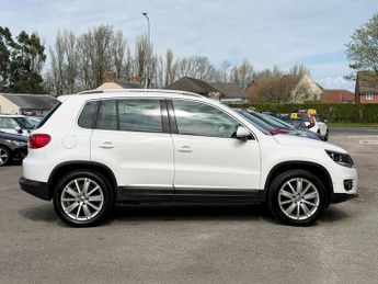 VOLKSWAGEN TIGUAN 2.0 TDI BlueMotion Tech Sport SUV 5dr Diesel Manual 2WD Euro 5 (