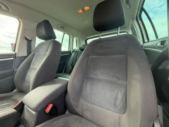 VOLKSWAGEN TIGUAN 2.0 TDI BlueMotion Tech Sport SUV 5dr Diesel Manual 2WD Euro 5 (