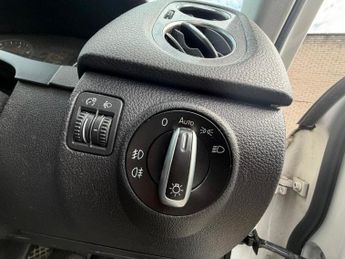 VOLKSWAGEN TIGUAN 2.0 TDI BlueMotion Tech Sport SUV 5dr Diesel Manual 2WD Euro 5 (