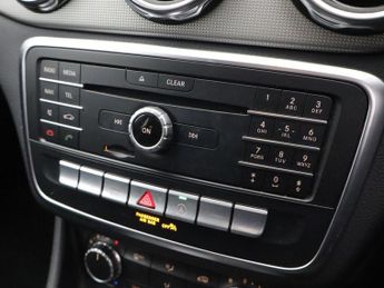 MERCEDES-BENZ GLA CLASS 1.6 GLA180 Urban Edition SUV 5dr Petrol Manual Euro 6 (s/s) (122