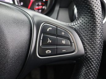 MERCEDES-BENZ GLA CLASS 1.6 GLA180 Urban Edition SUV 5dr Petrol Manual Euro 6 (s/s) (122