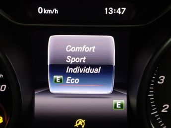 MERCEDES-BENZ GLA CLASS 1.6 GLA180 Urban Edition SUV 5dr Petrol Manual Euro 6 (s/s) (122