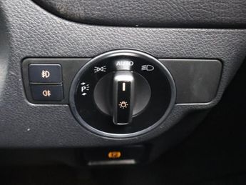 MERCEDES-BENZ GLA CLASS 1.6 GLA180 Urban Edition SUV 5dr Petrol Manual Euro 6 (s/s) (122