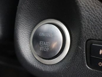 MERCEDES-BENZ GLA CLASS 1.6 GLA180 Urban Edition SUV 5dr Petrol Manual Euro 6 (s/s) (122