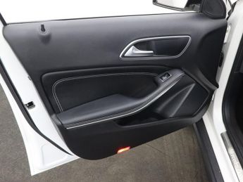 MERCEDES-BENZ GLA CLASS 1.6 GLA180 Urban Edition SUV 5dr Petrol Manual Euro 6 (s/s) (122