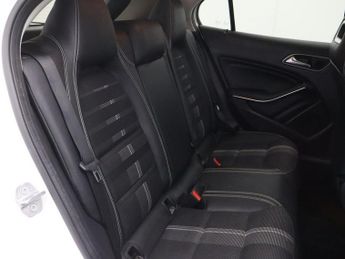 MERCEDES-BENZ GLA CLASS 1.6 GLA180 Urban Edition SUV 5dr Petrol Manual Euro 6 (s/s) (122