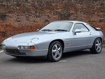 Porsche 928 GTS 5.4L 2d  AUTO  340 BHP