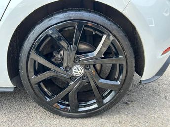 VOLKSWAGEN GOLF 2.0 TDI BlueMotion Tech GTD Hatchback 5dr Diesel DSG Euro 6 (s/s