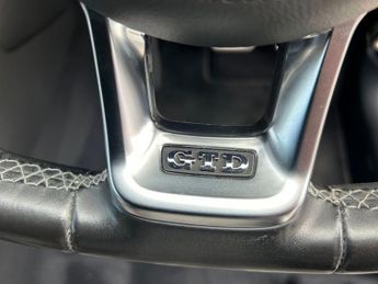 VOLKSWAGEN GOLF 2.0 TDI BlueMotion Tech GTD Hatchback 5dr Diesel DSG Euro 6 (s/s