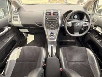 Toyota Auris 1.8 VVT-h T Spirit Hatchback 5dr Petrol Hybrid CVT Euro 5 (s/s) 