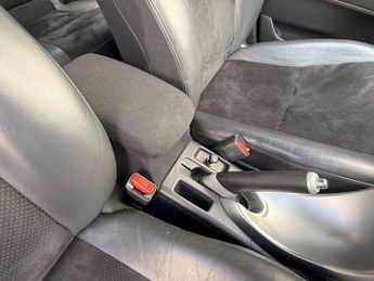 TOYOTA AURIS 1.8 VVT-h T Spirit Hatchback 5dr Petrol Hybrid CVT Euro 5 (s/s) 