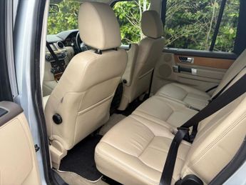 LAND ROVER DISCOVERY 4 3.0 SD V6 HSE SUV 5dr Diesel Auto 4WD Euro 5 (255 bhp)