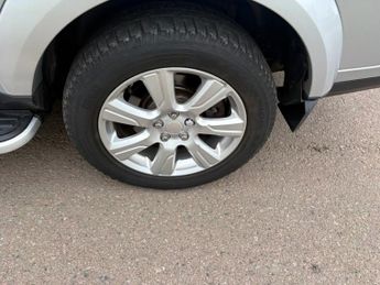 LAND ROVER DISCOVERY 4 3.0 SD V6 HSE SUV 5dr Diesel Auto 4WD Euro 5 (255 bhp)