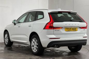 VOLVO XC60 2.0 D4 Momentum SUV 5dr Diesel Auto AWD Euro 6 (s/s) (190 ps)