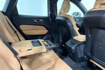 VOLVO XC60 2.0 D4 Momentum SUV 5dr Diesel Auto AWD Euro 6 (s/s) (190 ps)