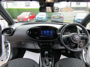 TOYOTA AYGO X 1.0 VVT-i Edge Hatchback 5dr Petrol Automatic x-shift Euro 6 (s/