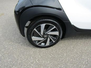 TOYOTA AYGO X 1.0 VVT-i Edge Hatchback 5dr Petrol Automatic x-shift Euro 6 (s/