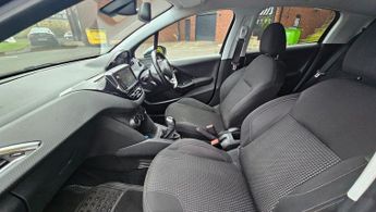 PEUGEOT 208 1.2 PureTech Allure Hatchback 5dr Petrol Manual Euro 6 (82 ps)