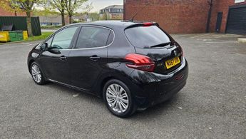 PEUGEOT 208 1.2 PureTech Allure Hatchback 5dr Petrol Manual Euro 6 (82 ps)