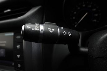 JAGUAR XF 2.0i R-Sport Saloon 4dr Petrol Auto Euro 6 (s/s) (200 ps)