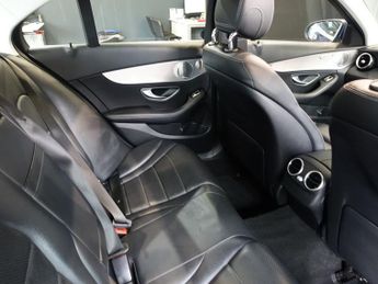 MERCEDES-BENZ C-CLASS 2.0 C220d Sport (Premium Plus) Saloon 4dr Diesel G-Tronic+ Euro 