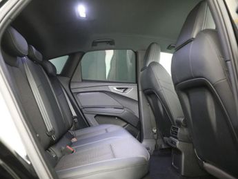 AUDI Q4 E-TRON 40 S line Sportback 5dr Electric Auto 82kWh (204 ps)