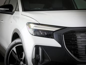 AUDI Q4 E-TRON 35 S line Sportback 5dr Electric Auto 55kWh (170 ps)