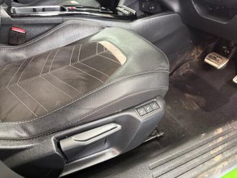 VAUXHALL MOKKA ELECTRIC 50kWh Ultimate SUV 5dr Electric Auto (136 ps)