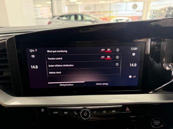 VAUXHALL MOKKA ELECTRIC 50kWh Ultimate SUV 5dr Electric Auto (136 ps)