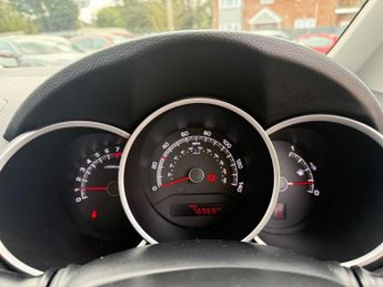 KIA VENGA 1.4 1 Air MPV 5dr Petrol Manual Euro 6 (s/s) (89 bhp)