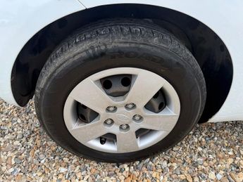 KIA VENGA 1.4 1 Air MPV 5dr Petrol Manual Euro 6 (s/s) (89 bhp)