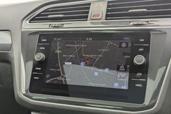 VOLKSWAGEN TIGUAN 2.0 TDI R-Line SUV 5dr Diesel DSG 4Motion Euro 6 (s/s) (150 ps)