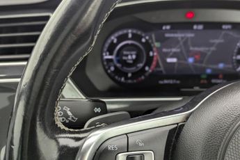 VOLKSWAGEN TIGUAN 2.0 TDI R-Line SUV 5dr Diesel DSG 4Motion Euro 6 (s/s) (150 ps)