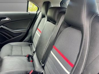 MERCEDES-BENZ A-CLASS 1.5 A180 CDI SE Hatchback 5dr Diesel 7G-DCT Euro 5 (s/s) (109 ps