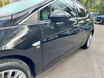 VAUXHALL ASTRA 1.4i Turbo GPF Elite Nav Hatchback 5dr Petrol Auto Euro 6 (s/s) 