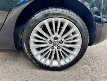 VAUXHALL ASTRA 1.4i Turbo GPF Elite Nav Hatchback 5dr Petrol Auto Euro 6 (s/s) 