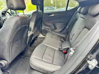 VAUXHALL ASTRA 1.4i Turbo GPF Elite Nav Hatchback 5dr Petrol Auto Euro 6 (s/s) 