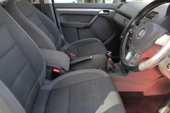 VOLKSWAGEN TOURAN 1.6 TDI SE MPV 5dr Diesel Manual Euro 5 (105 ps)