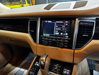 PORSCHE MACAN 2.0T SUV 5dr Petrol PDK 4WD Euro 6 (s/s) (237 ps)