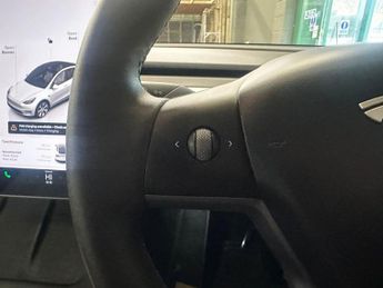 TESLA MODEL Y (Dual Motor) Long Range SUV 5dr Electric Auto 4WDE (384 bhp)