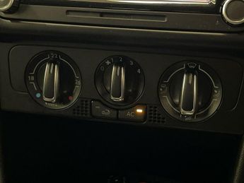 VOLKSWAGEN POLO 1.6 TDI SEL Hatchback 3dr Diesel Manual Euro 5 (90 ps)