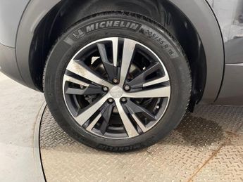 PEUGEOT 3008 1.2 PureTech GPF Allure SUV 5dr Petrol EAT Euro 6 (s/s) (130 ps)