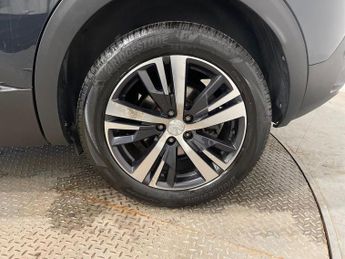 PEUGEOT 3008 1.2 PureTech GPF Allure SUV 5dr Petrol EAT Euro 6 (s/s) (130 ps)
