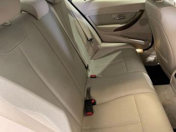 BMW 3 SERIES 2.0 320d Modern Saloon 4dr Diesel Auto Euro 5 (s/s) (184 ps)